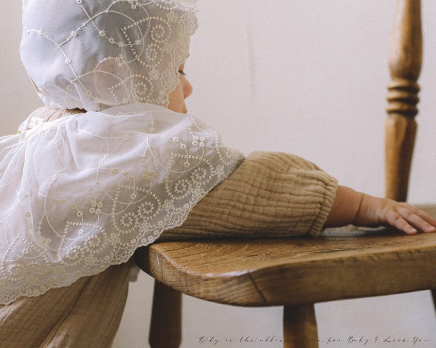 Fall in love Lace Capron & Bonnet