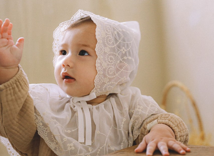 Fall in love Lace Capron & Bonnet