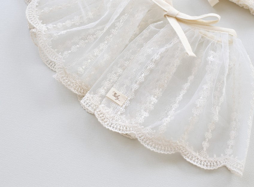 Rainy Lace Capron & Bonnet