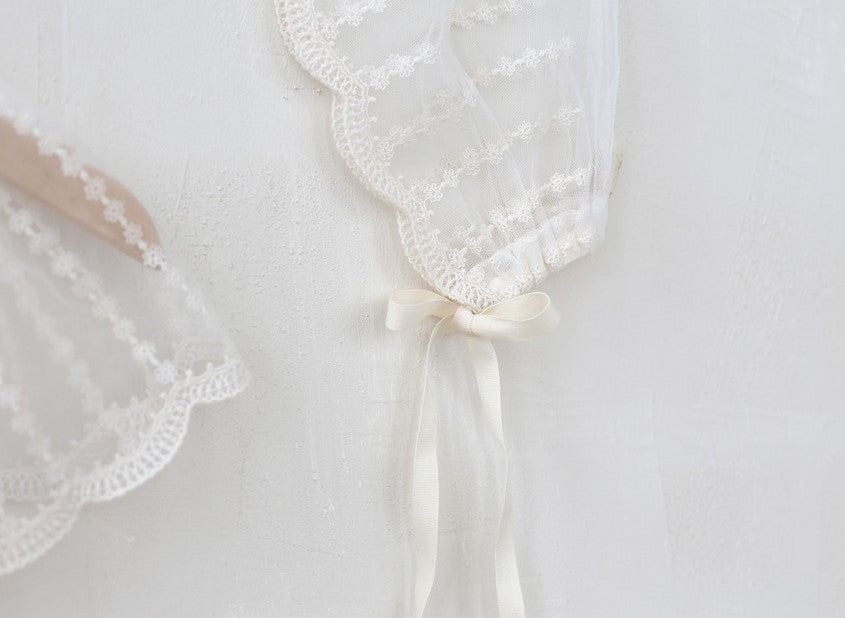 Rainy Lace Capron & Bonnet