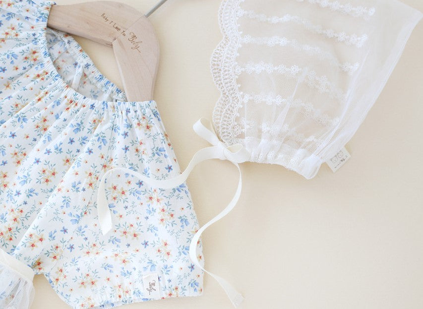 Rainy Lace Capron & Bonnet