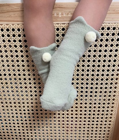 Pom pom socks