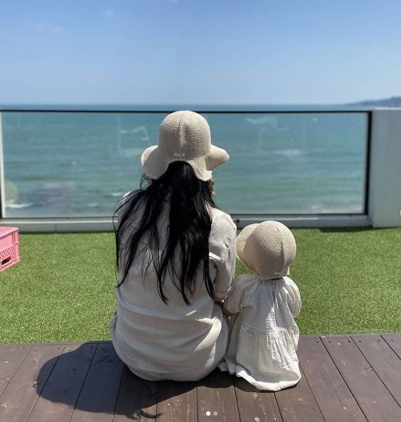 Summer Hat (Mum & I)