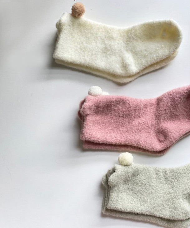 Pom pom socks