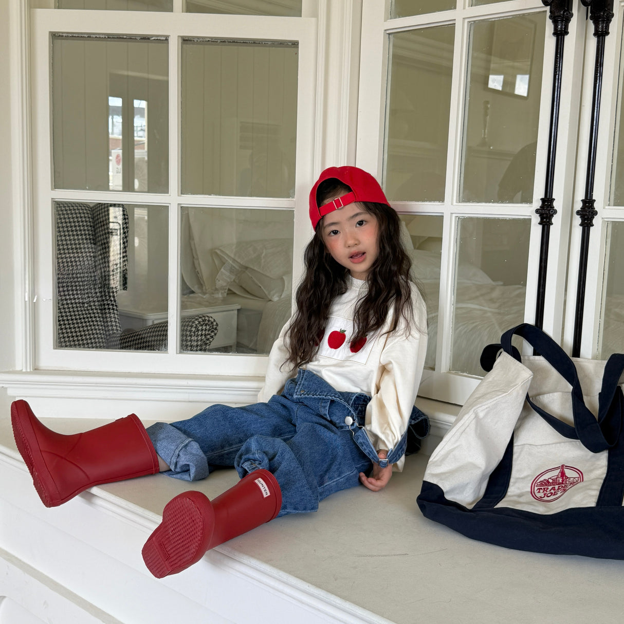 [PRE-ORDER] Apple Patch Sweatshirt