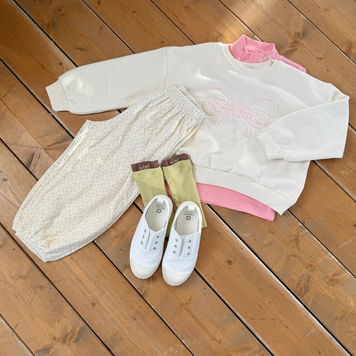 [PRE-ORDER] Heart Color Turtleneck