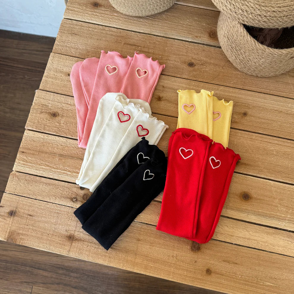 [PRE-ORDER] Heart Pattern Knee Socks
