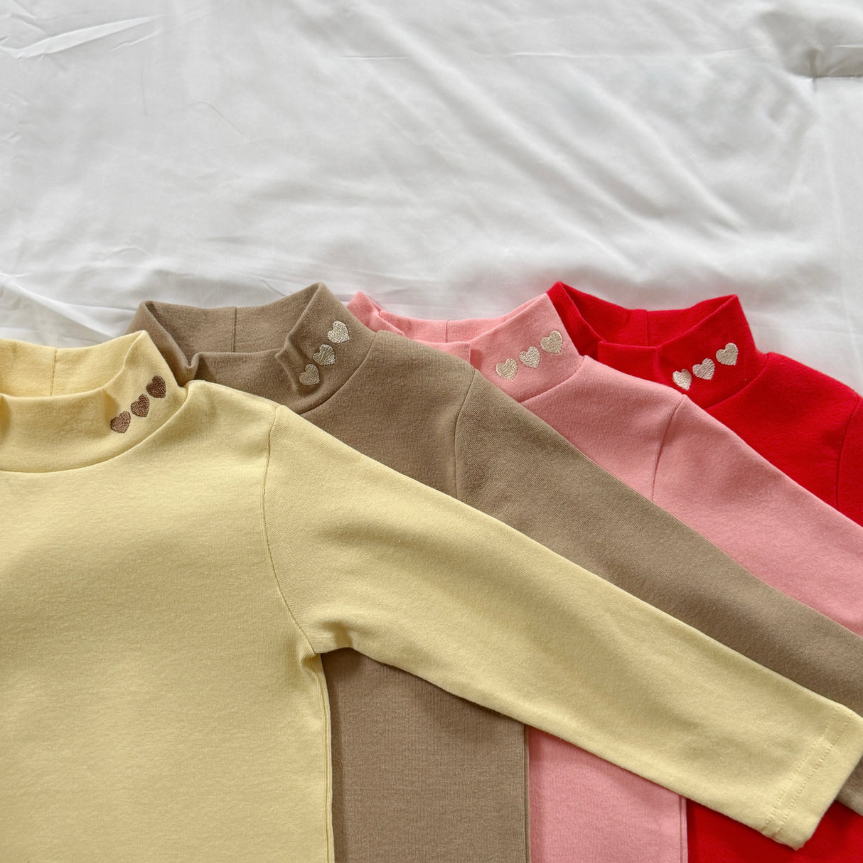 [PRE-ORDER] Heart Color Turtleneck