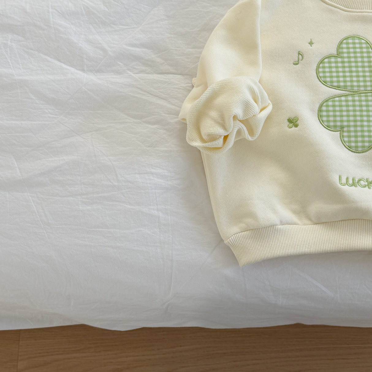 [PRE-ORDER] Lucky Sweatshirt