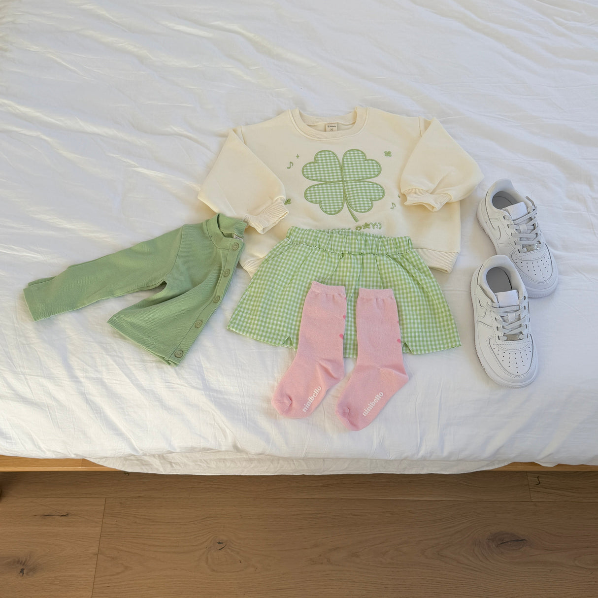 [PRE-ORDER] Lucky Sweatshirt