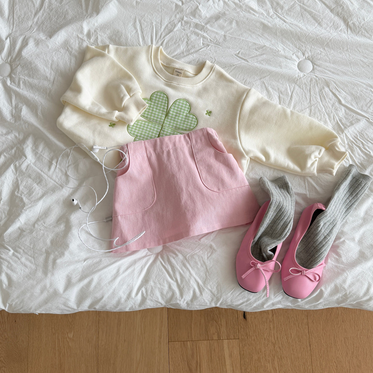 [PRE-ORDER] Lucky Sweatshirt