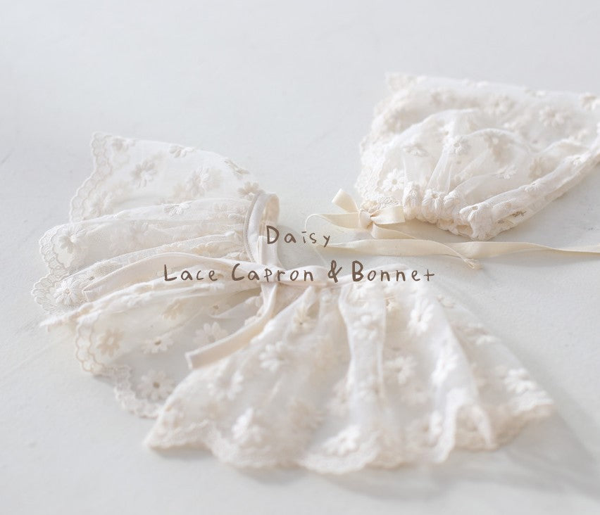 Daisy Lace Capron & Bonnet