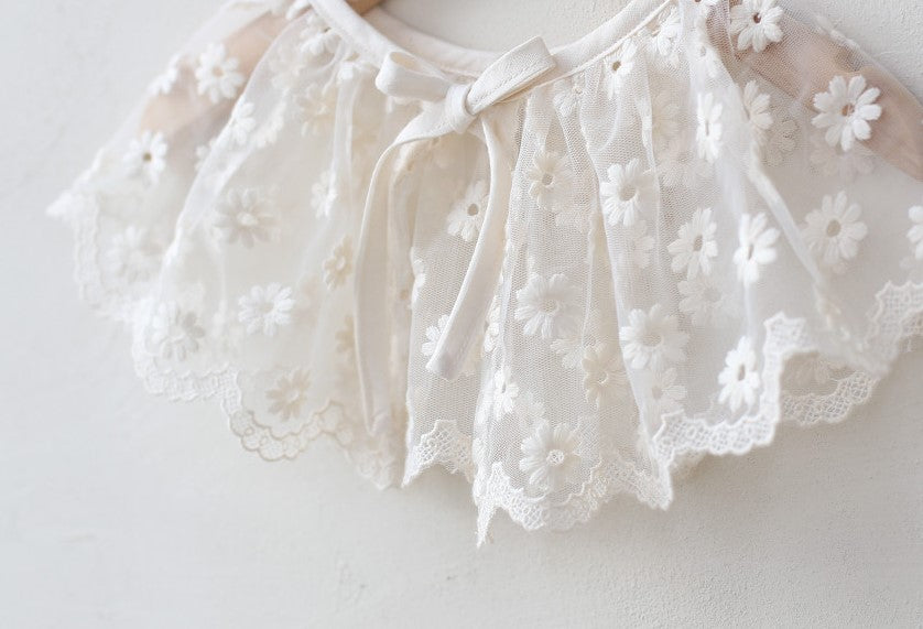 Daisy Lace Capron & Bonnet