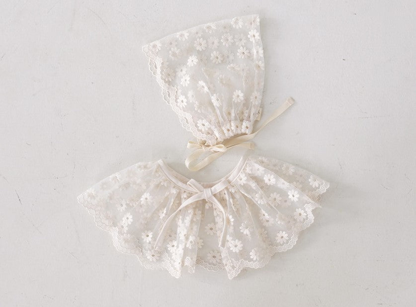 Daisy Lace Capron & Bonnet