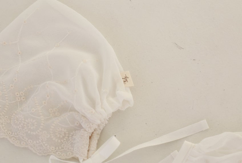 Fall in love Lace Capron & Bonnet