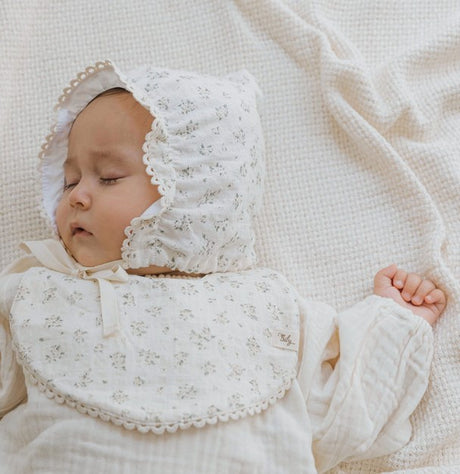Organic Cotton Mascarpone Bonnet & Bib