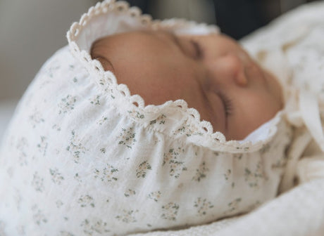 Organic Cotton Mascarpone Bonnet & Bib