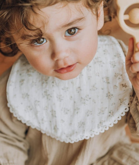 Organic Cotton Mascarpone Bonnet & Bib