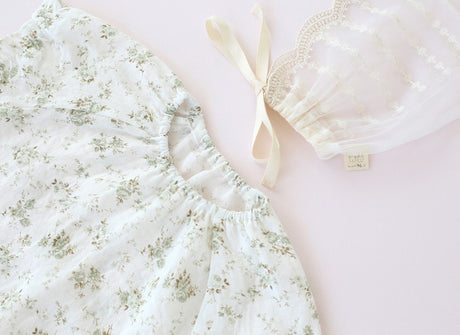 Rainy Lace Capron & Bonnet