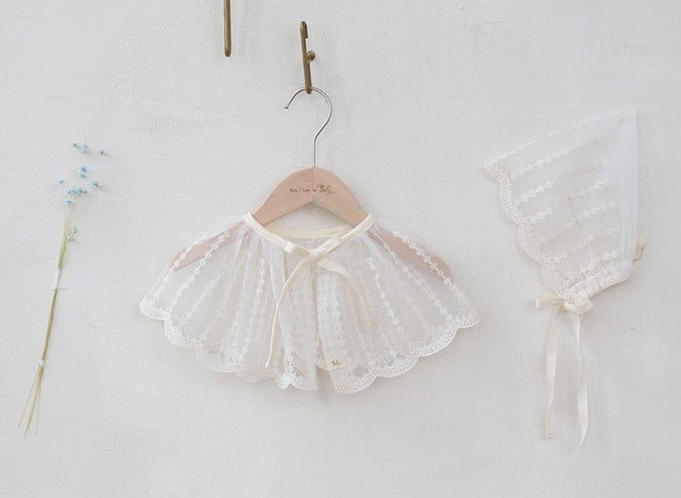 Rainy Lace Capron & Bonnet