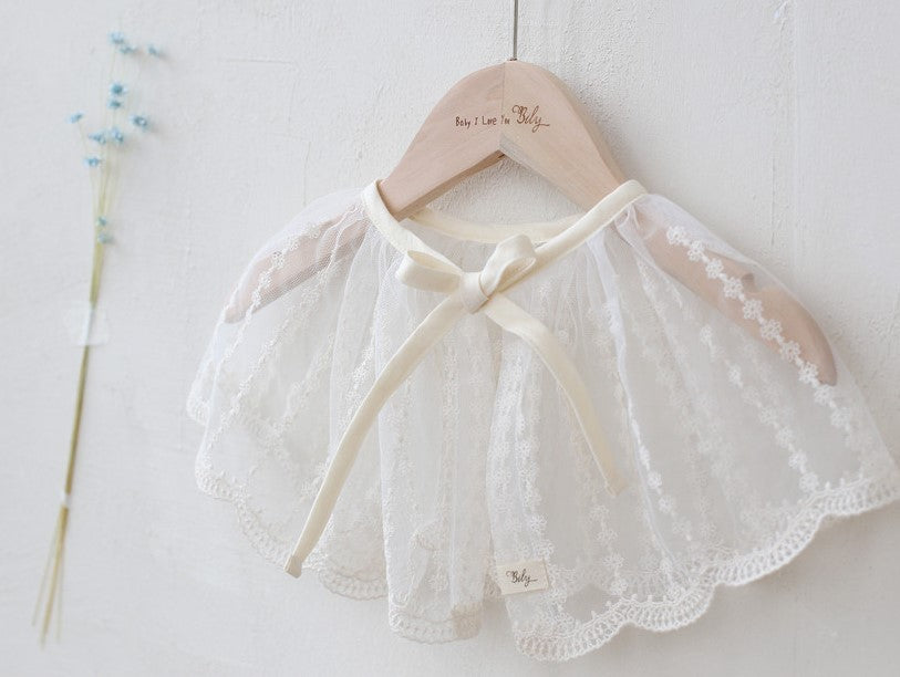 Rainy Lace Capron & Bonnet