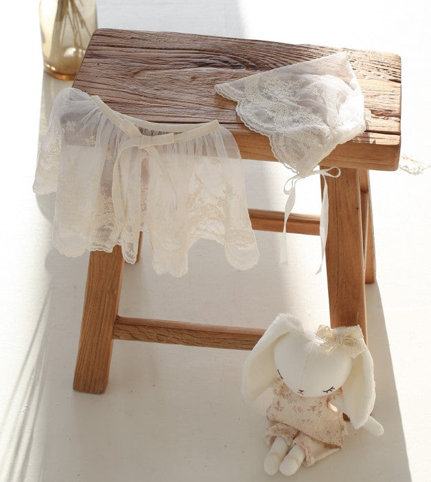 Secret Garden Lace Capron & Bonnet