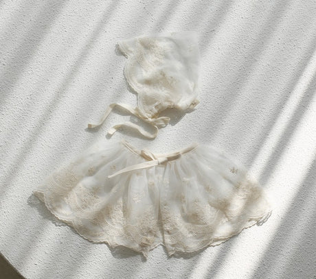 Secret Garden Lace Capron & Bonnet