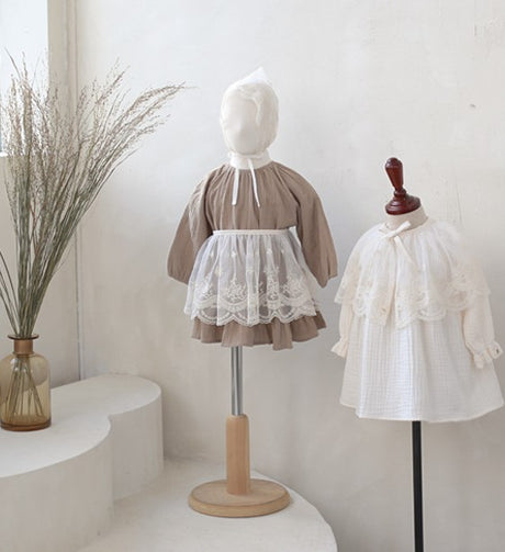 Secret Garden Lace Capron & Bonnet